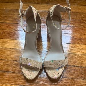 Multi-color cork heels